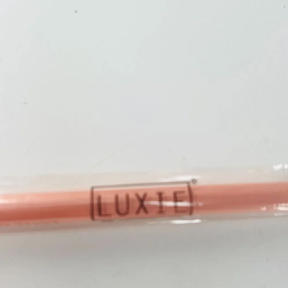 Luxie Small Tapered Blending 231 Eye Shadow MakeUp Brush Pink Rose Gold New